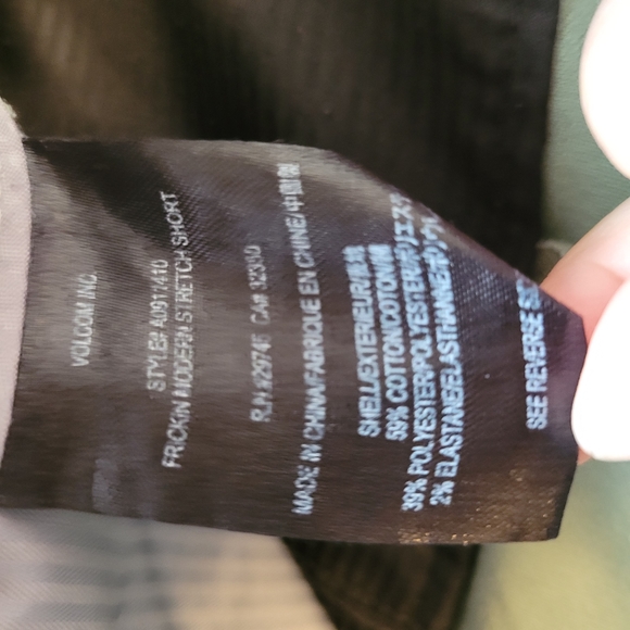 Volcom Khaki Green Cargo Shorts - Picture 3 of 10